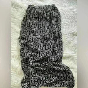 Black & white pattern maxi skirt